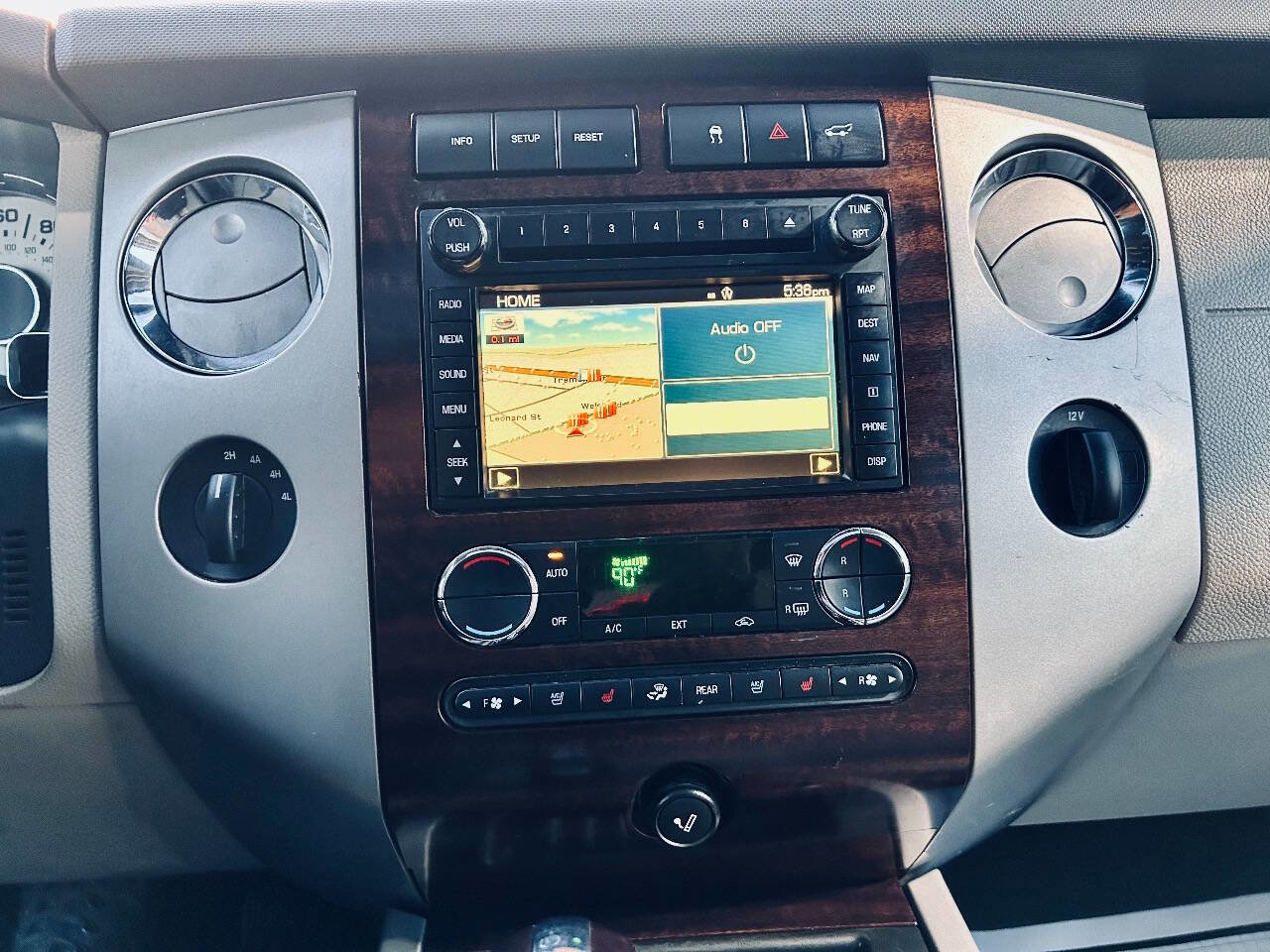Used 2009 Ford Expedition Limited image 21