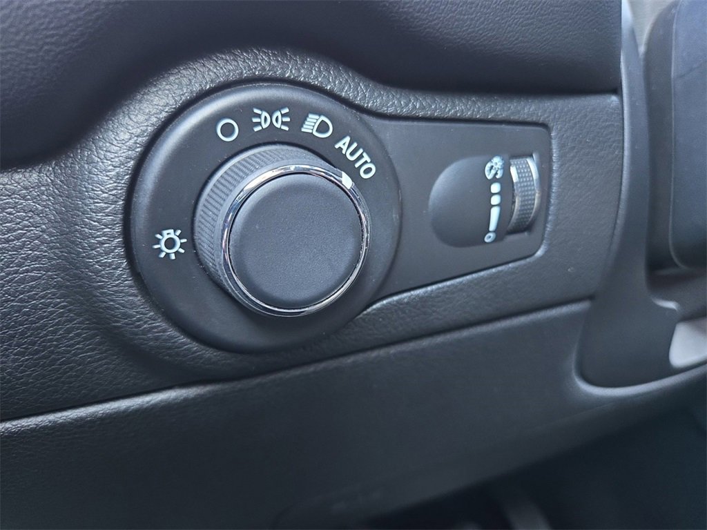 Used 2024 Dodge Durango GT image 32