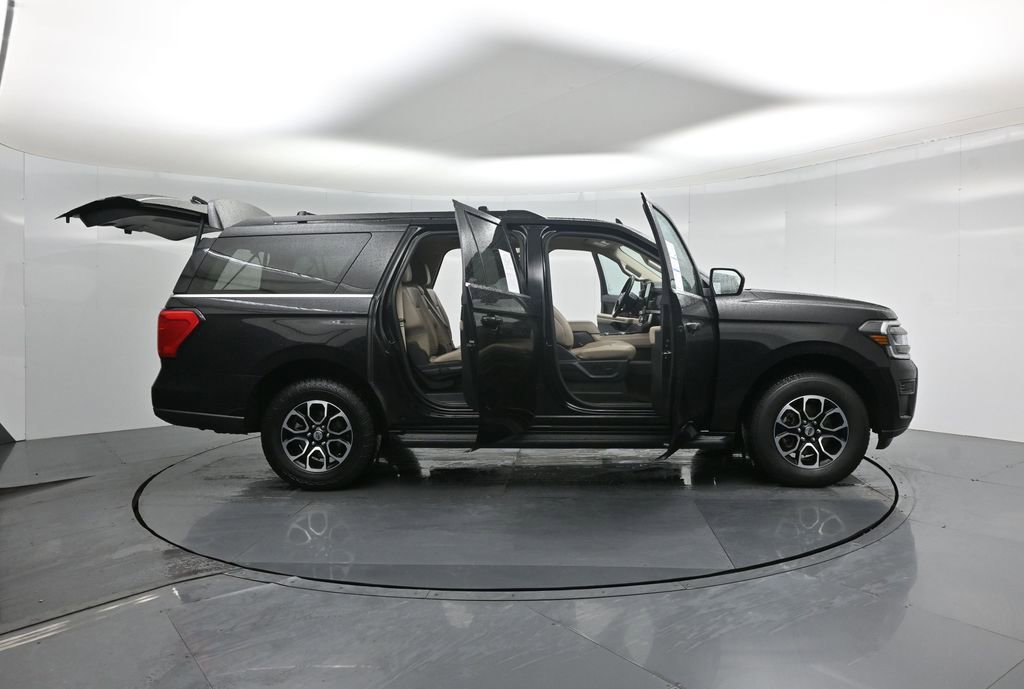 Certified 2024 Ford Expedition Max XLT image 5