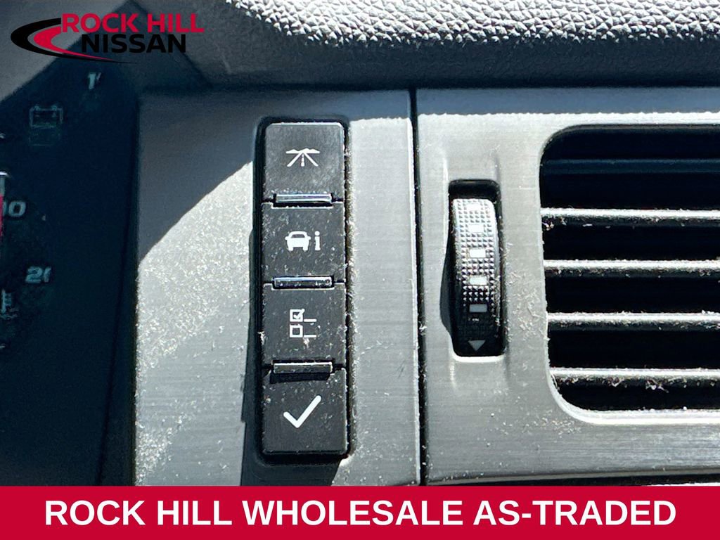 Used 2011 Chevrolet Avalanche LT AWD/4WD image 13