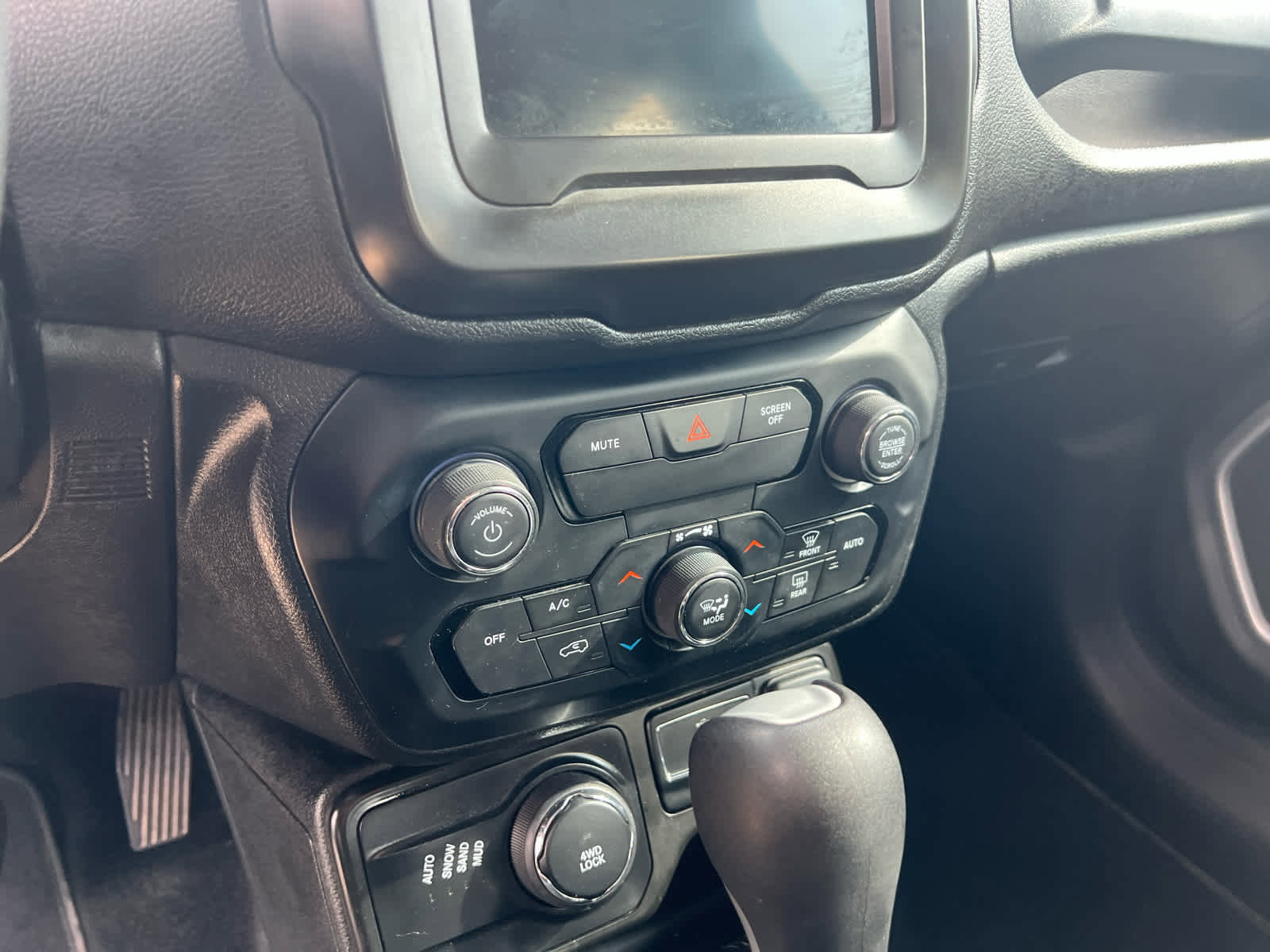 Used 2018 Jeep Renegade Sport w/ Power & Air Group AWD/4WD image 14