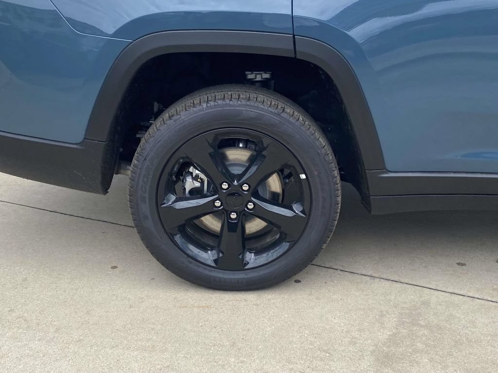 New 2026 Jeep Grand Cherokee L Limited w/ Limited Altitude Package RWD image 38