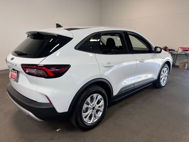 Used 2025 Ford Escape Active image 3