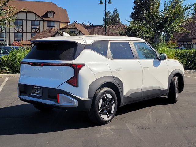 New 2027 Kia Seltos LX FWD image 4