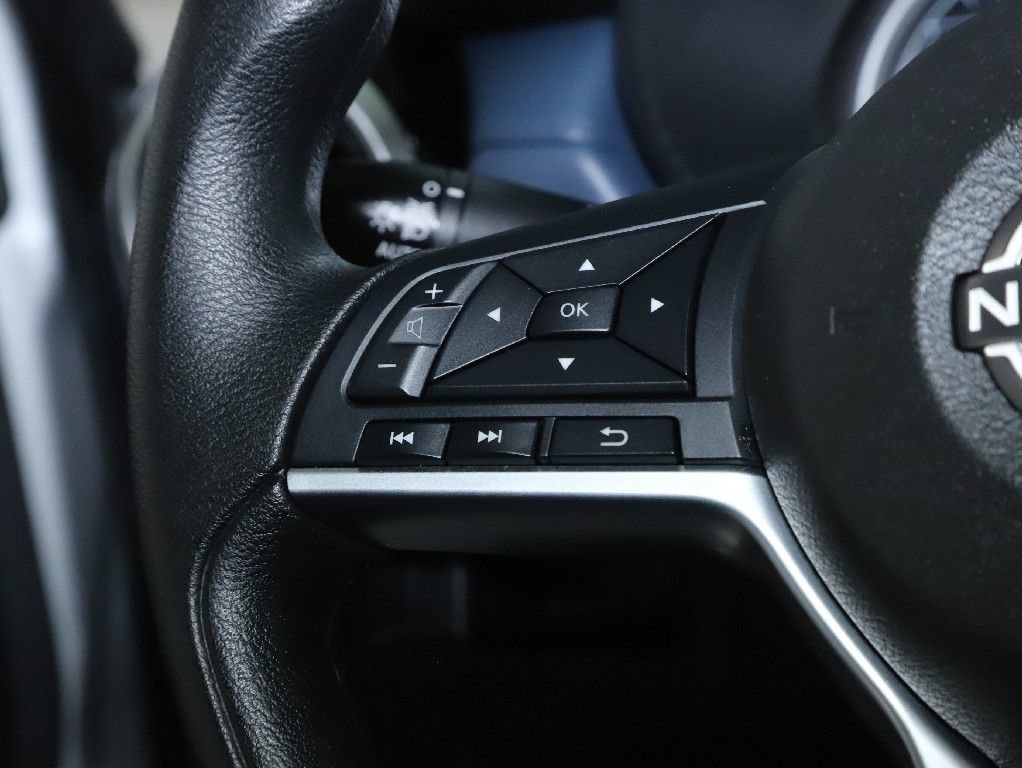 Used 2025 Nissan Versa SV FWD image 22