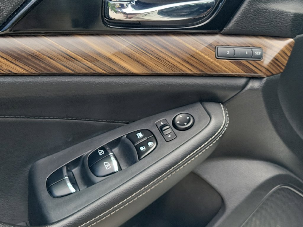 Used 2017 Nissan Maxima Platinum FWD image 28