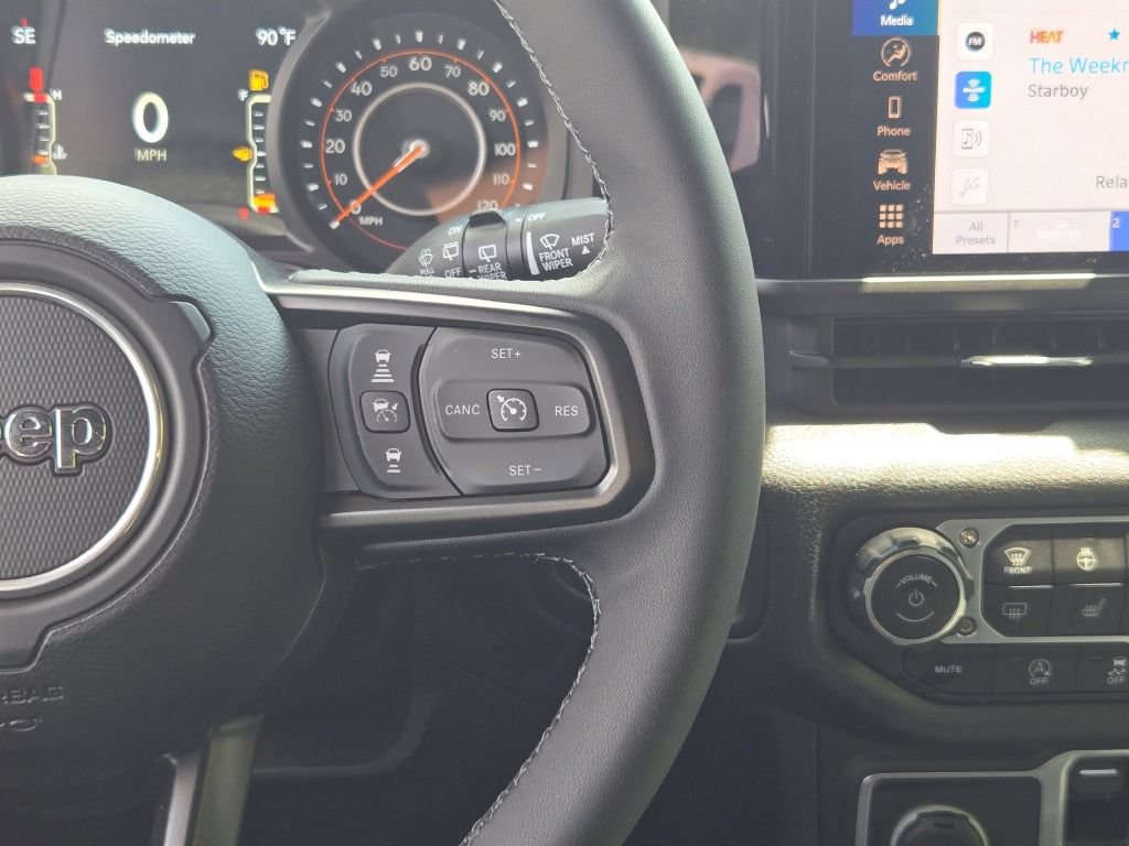 Used 2025 Jeep Wrangler Unlimited Sport AWD/4WD image 34
