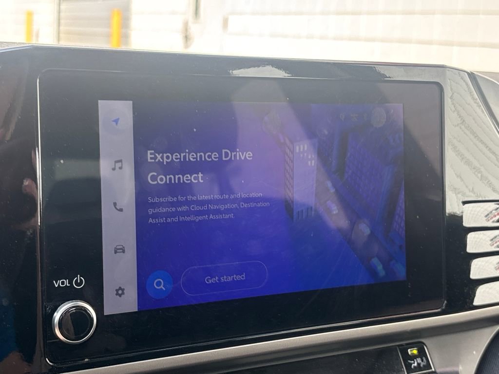 Used 2025 Toyota Camry LE image 11