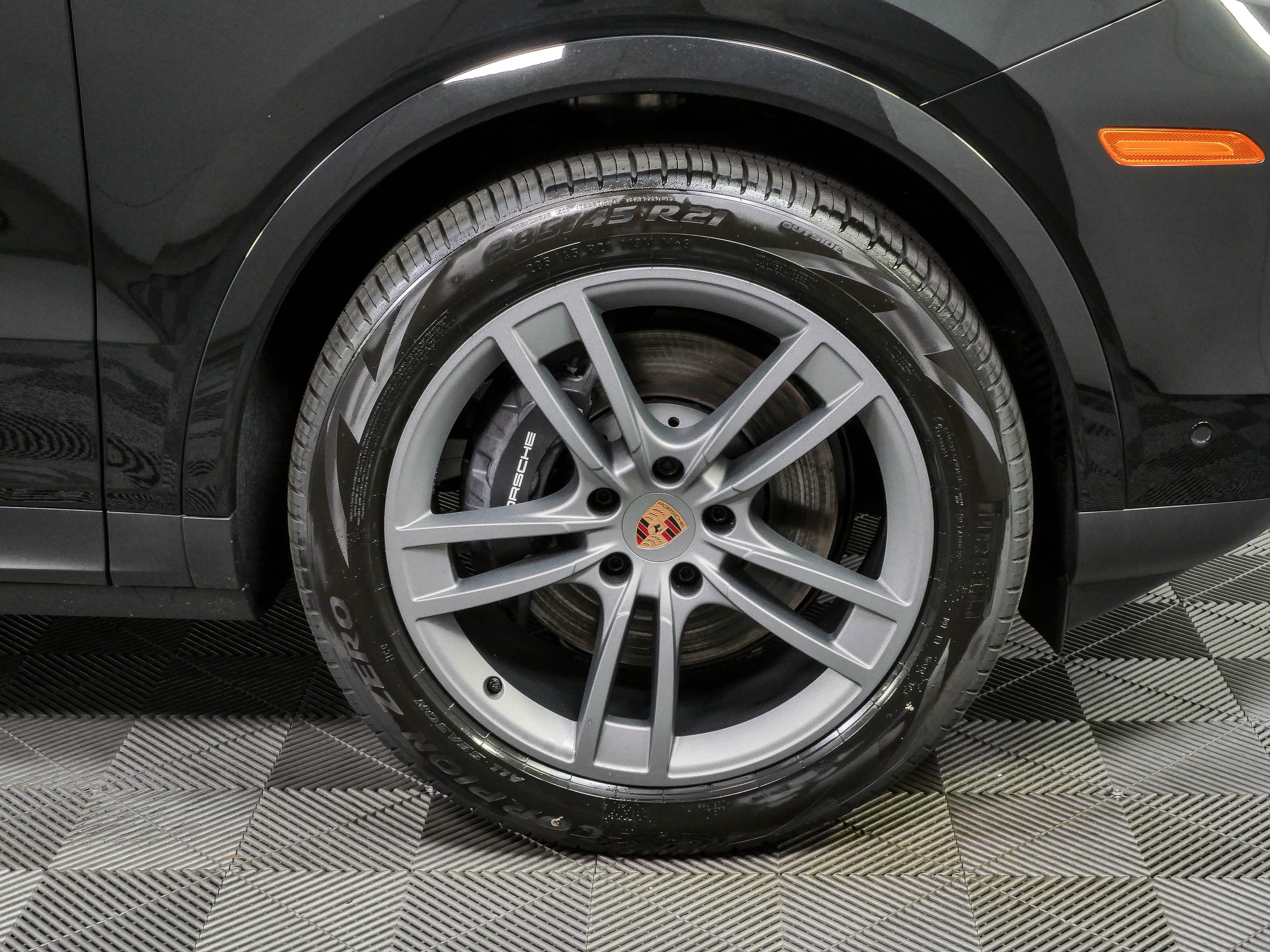 New 2026 Porsche Cayenne Coupe AWD/4WD image 41