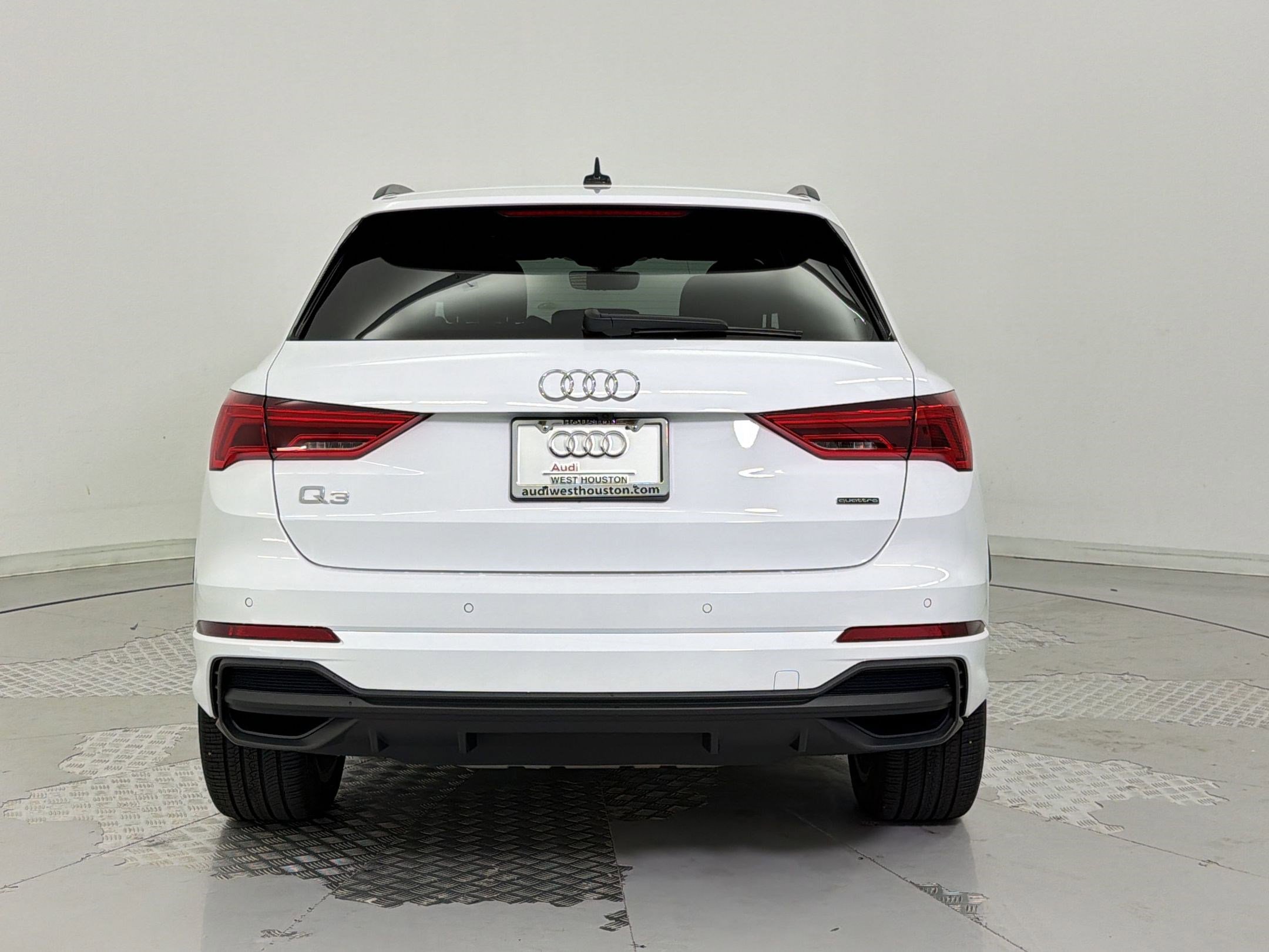 Certified 2025 Audi Q3 2.0T Premium w/ Convenience Package AWD/4WD image 10