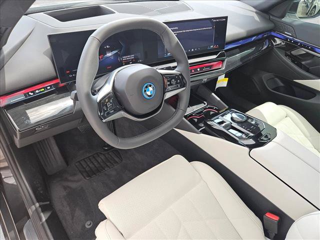 New 2027 BMW i5 eDrive40 RWD image 3