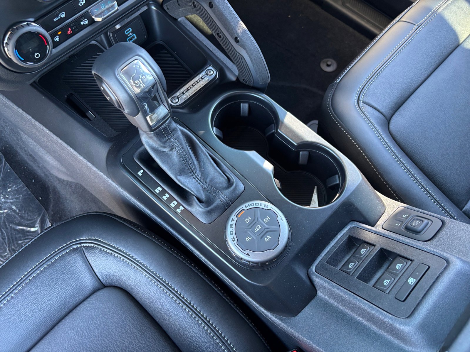 New 2025 Ford Bronco Outer Banks w/ Sasquatch Package image 15