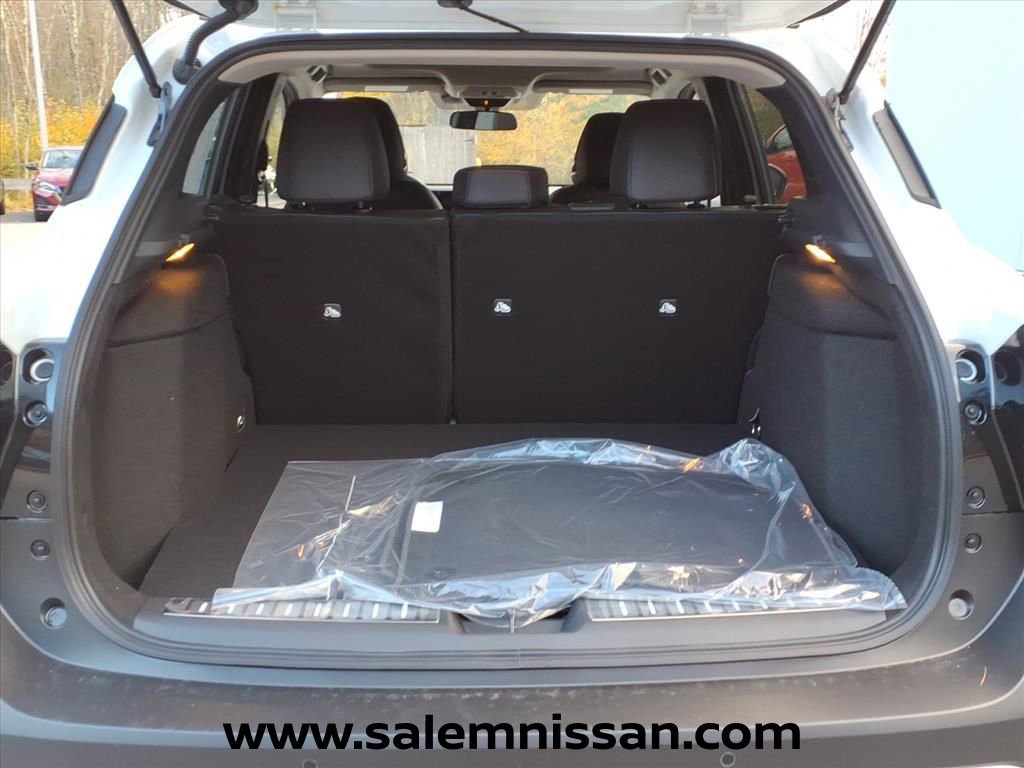 New 2026 Nissan Kicks SR w/ SR Premium Package AWD/4WD image 6