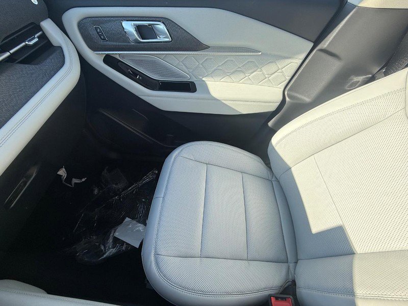 New 2026 Ford Explorer Platinum image 25