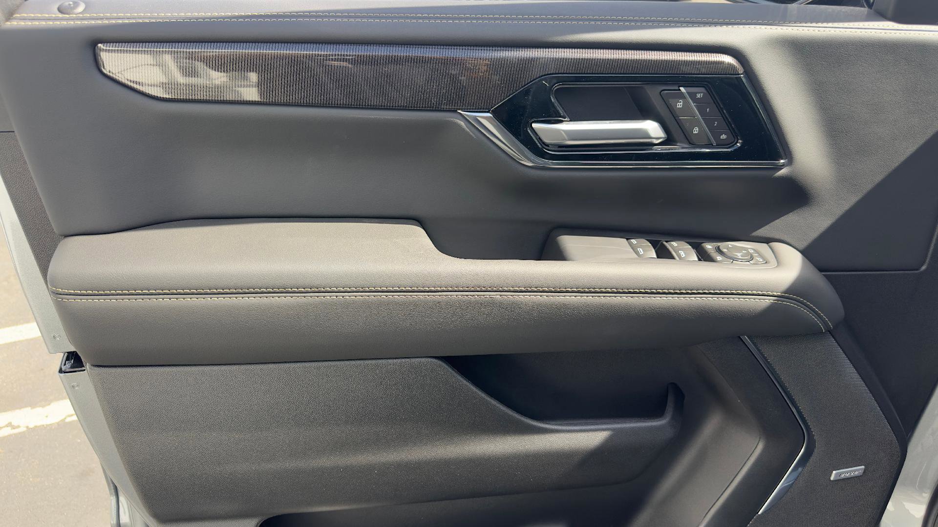 New 2026 GMC Yukon Elevation image 13