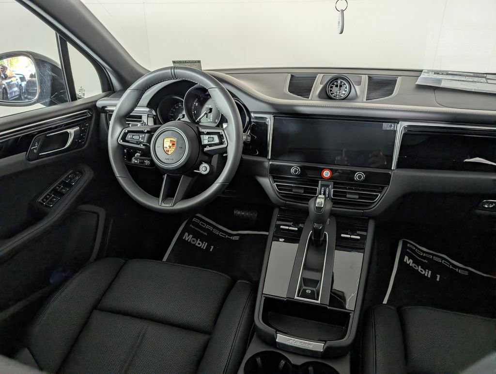 New 2026 Porsche Macan image 21