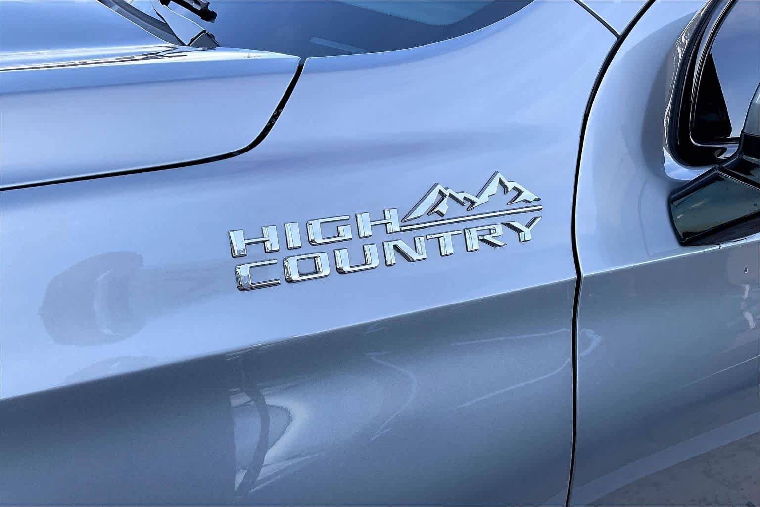 Certified 2025 Chevrolet Tahoe High Country AWD/4WD image 10