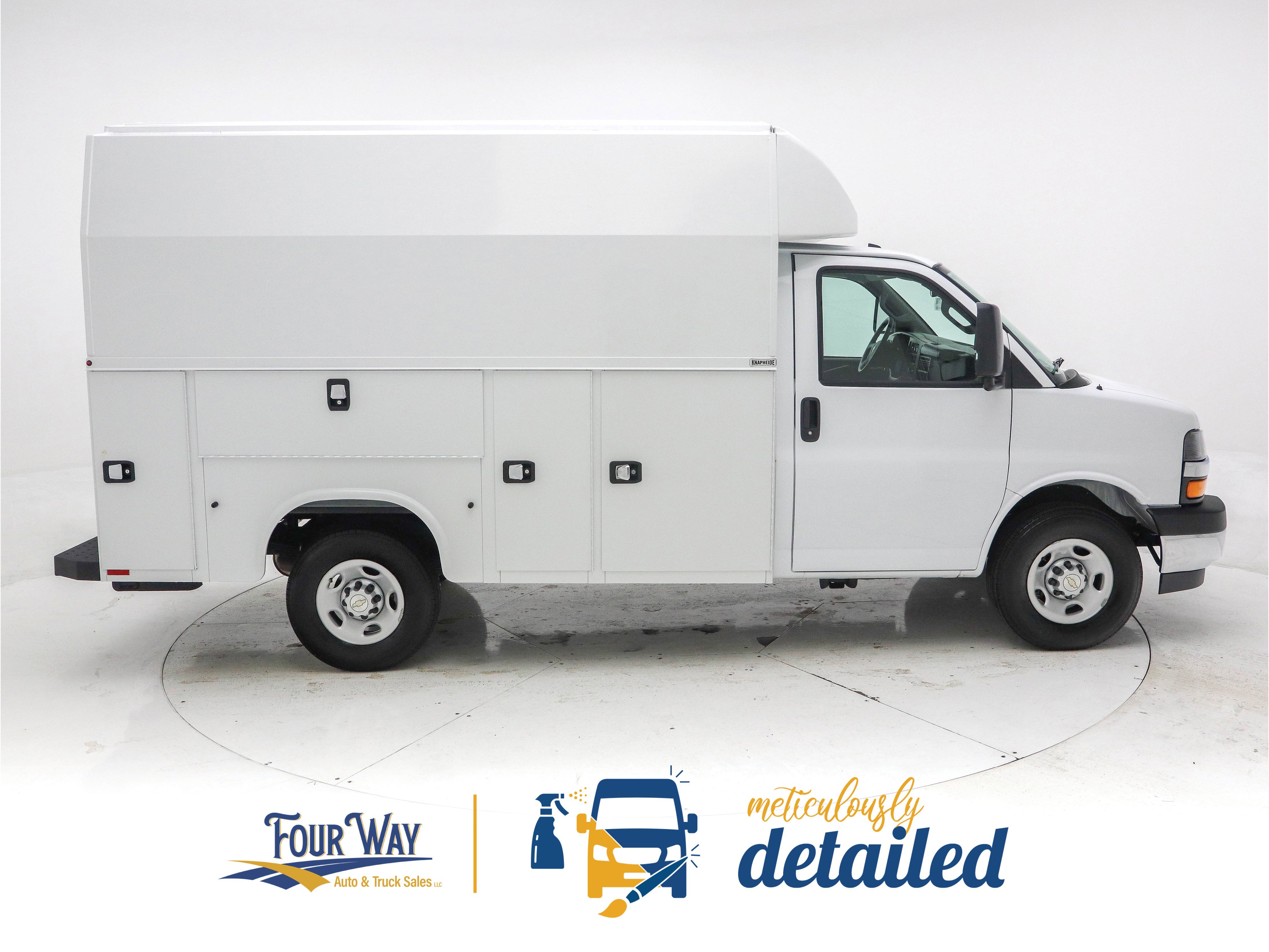 Used 2024 Chevrolet Express 3500 w/ Power Convenience Package image 2