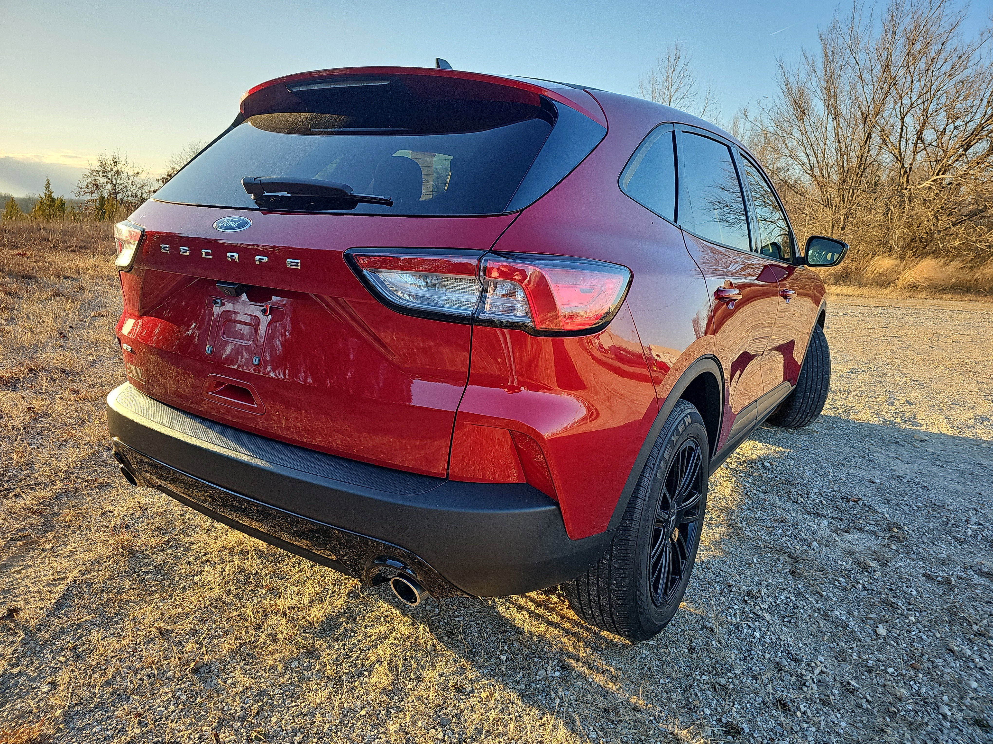 Used 2022 Ford Escape SE w/ SE Sport Appearance Package image 4