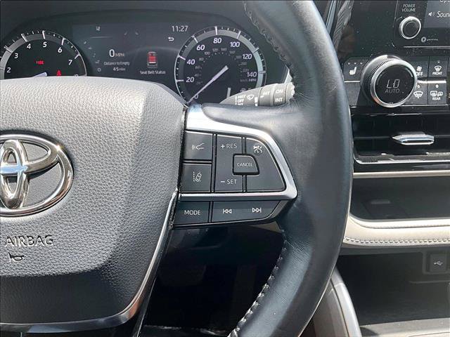 Used 2021 Toyota Highlander XLE FWD image 21