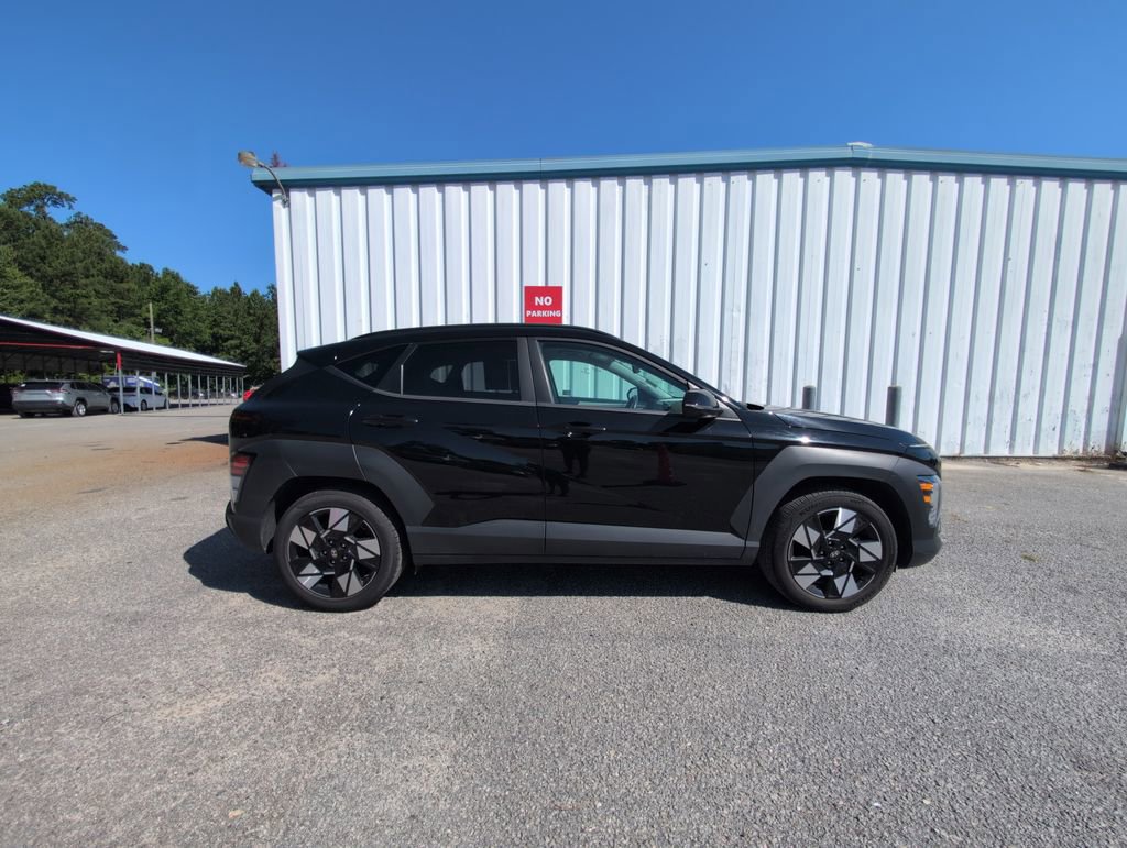 Used 2025 Hyundai Kona SEL FWD image 9