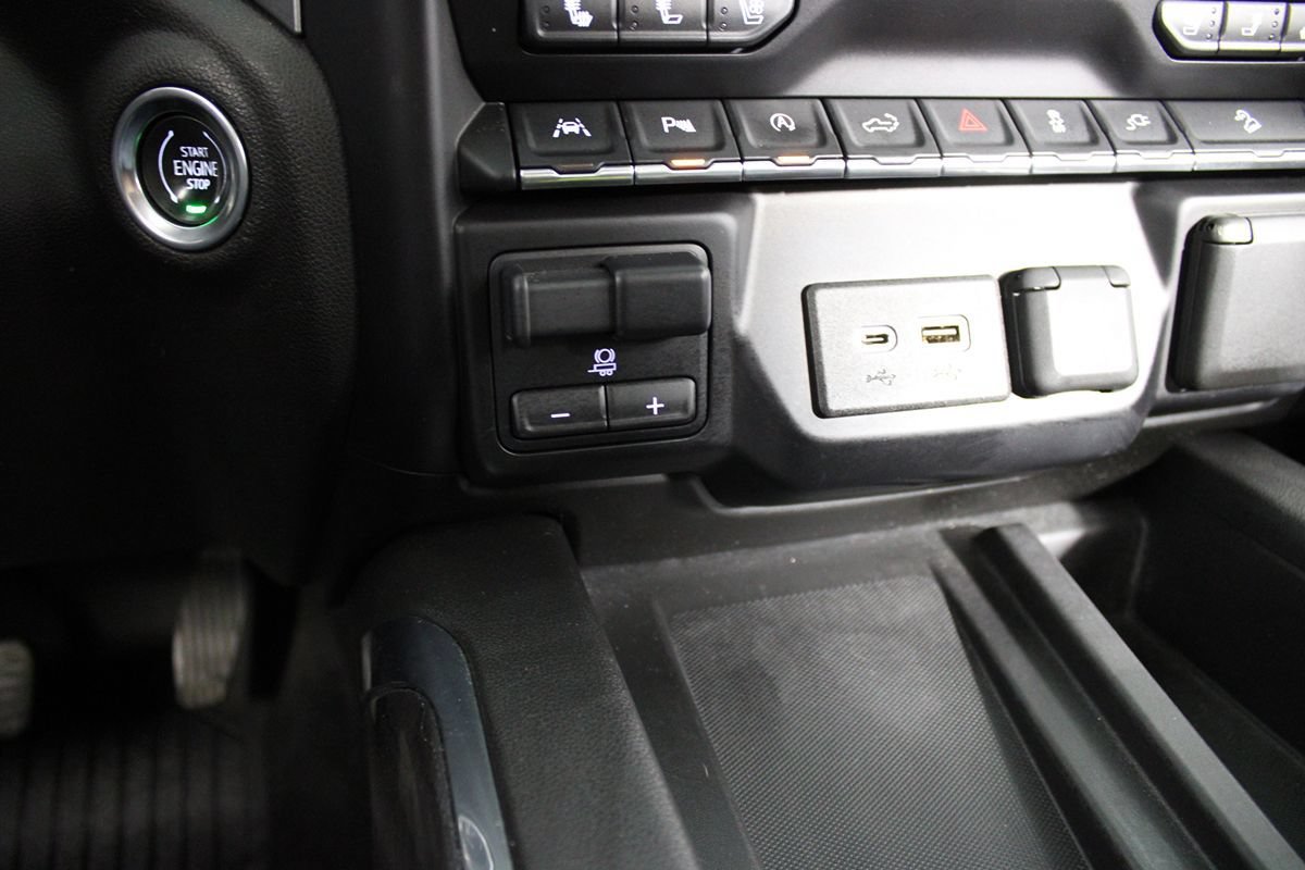 Used 2020 Chevrolet Silverado 1500 LTZ w/ LTZ Premium Package AWD/4WD image 27
