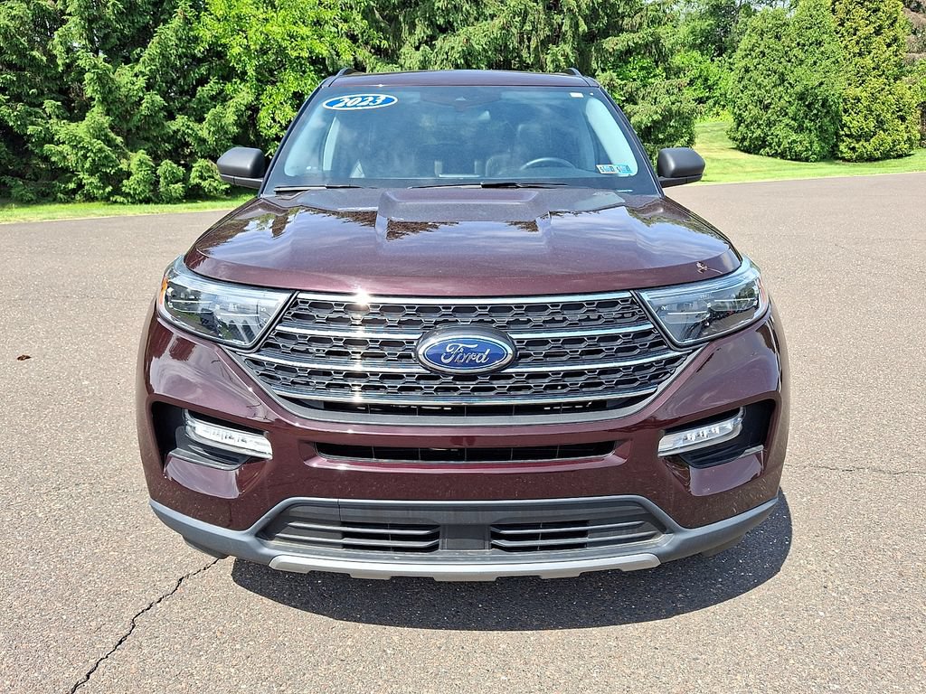 Used 2022 Ford Explorer XLT w/ Equipment Group 202A AWD/4WD image 4