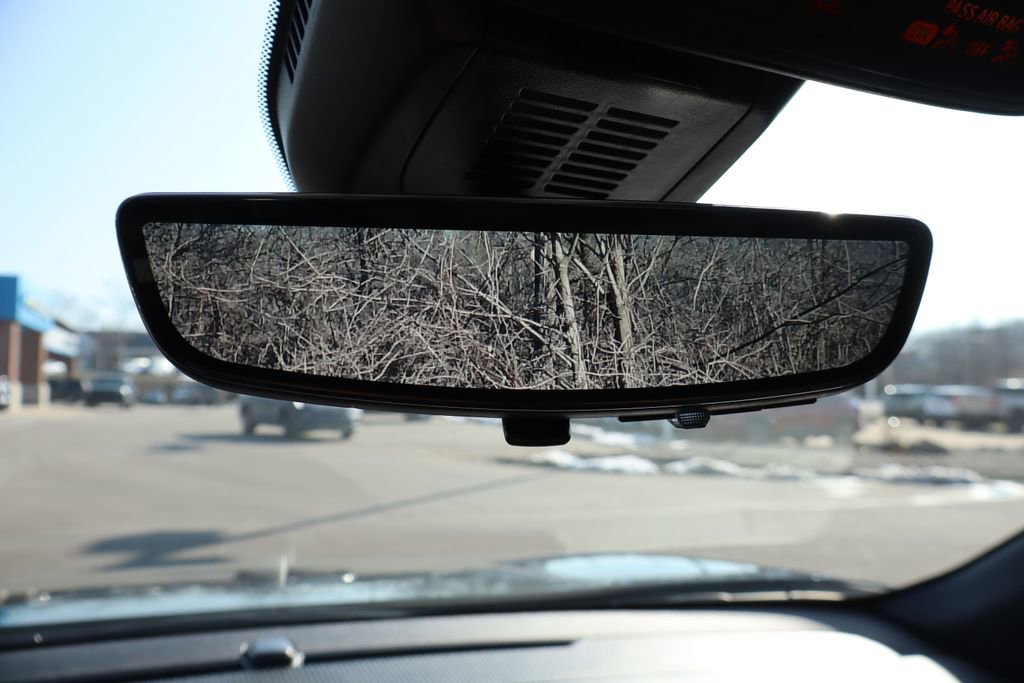 Used 2025 Chevrolet Equinox LT w/ Safety and Technology Package image 25