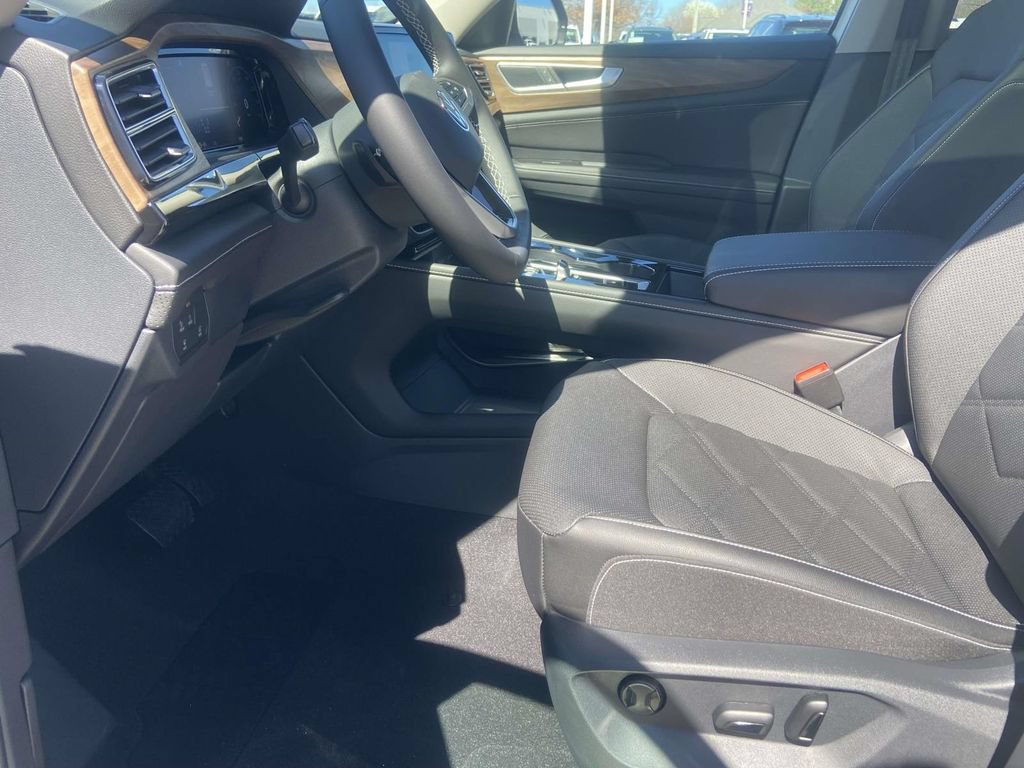 New 2026 Volkswagen Atlas SE FWD image 13