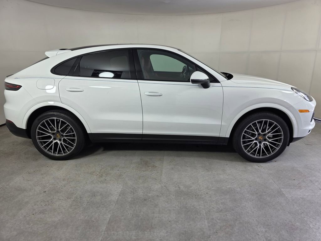 Used 2021 Porsche Cayenne Coupe AWD/4WD image 3