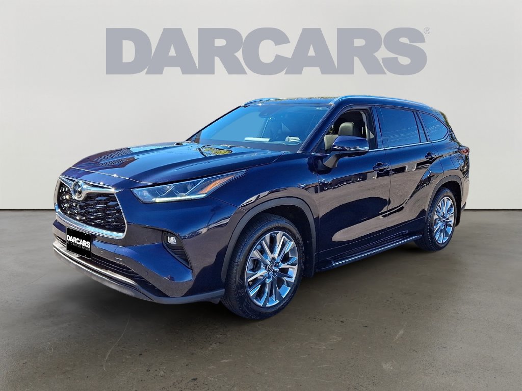 Used 2024 Toyota Highlander Limited AWD/4WD image 3