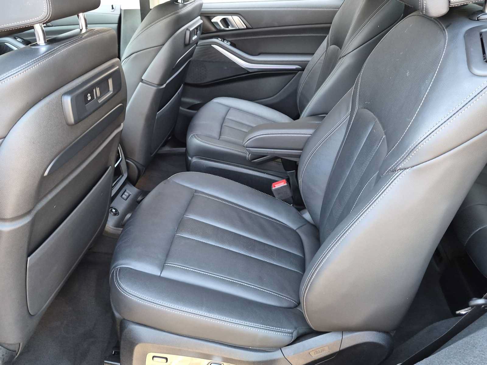 Used 2022 BMW X7 xDrive40i w/ Executive Package AWD/4WD image 19