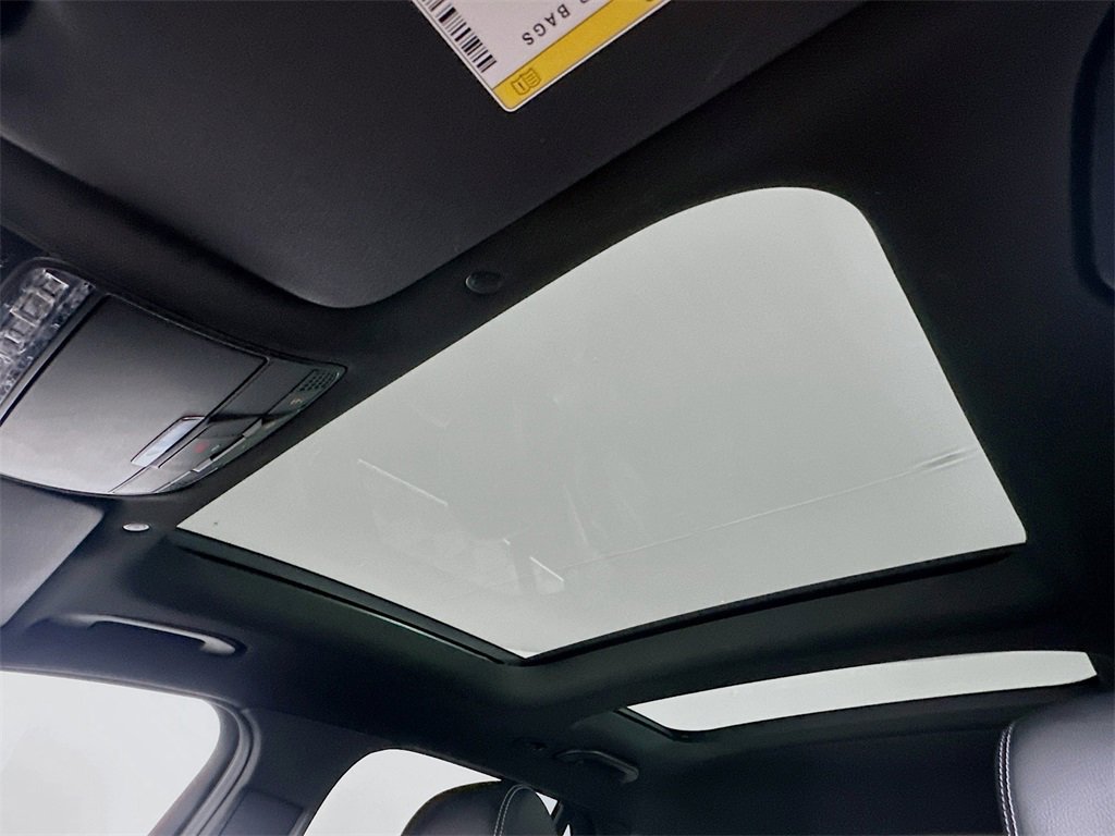 Used 2021 Mercedes-Benz GLC 300 4MATIC w/ Premium Package image 21