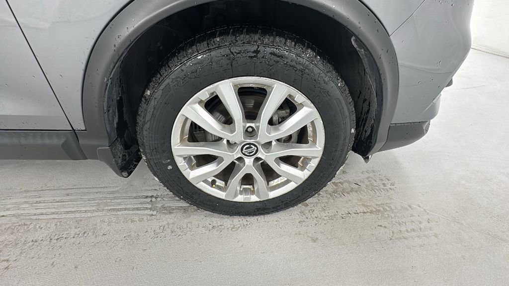 Used 2021 Nissan Rogue Sport SV w/ Technology Package image 9