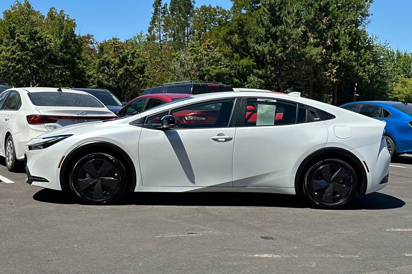 Used 2024 Toyota Prius Prime FWD image 7