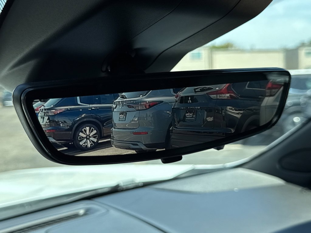 Used 2023 GMC Yukon Denali w/ Advanced Technology Package AWD/4WD image 23