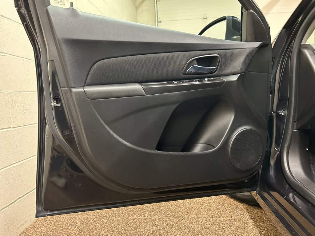 Used 2015 Chevrolet Cruze LT image 13