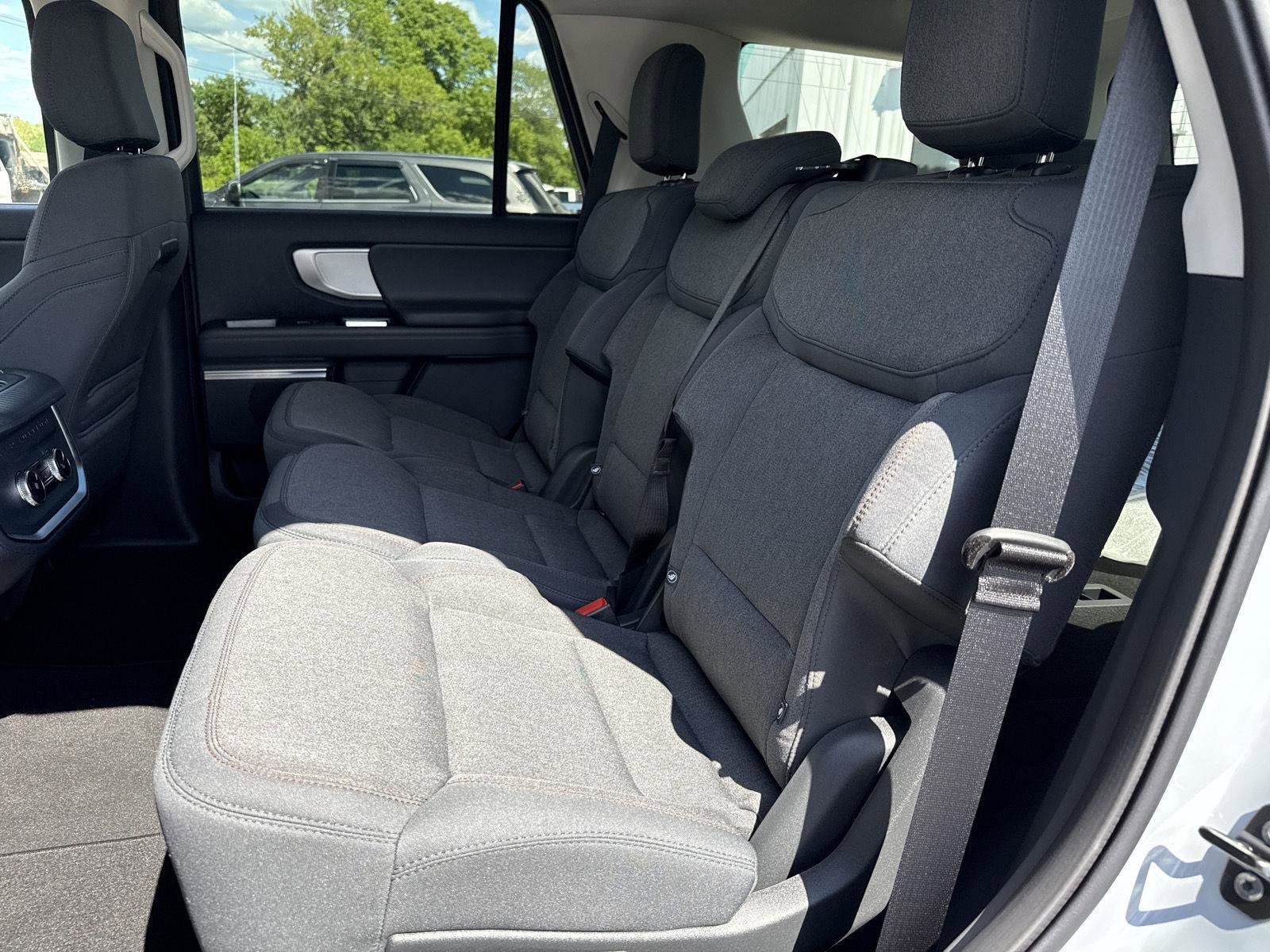 New 2025 Ford Expedition Active image 12