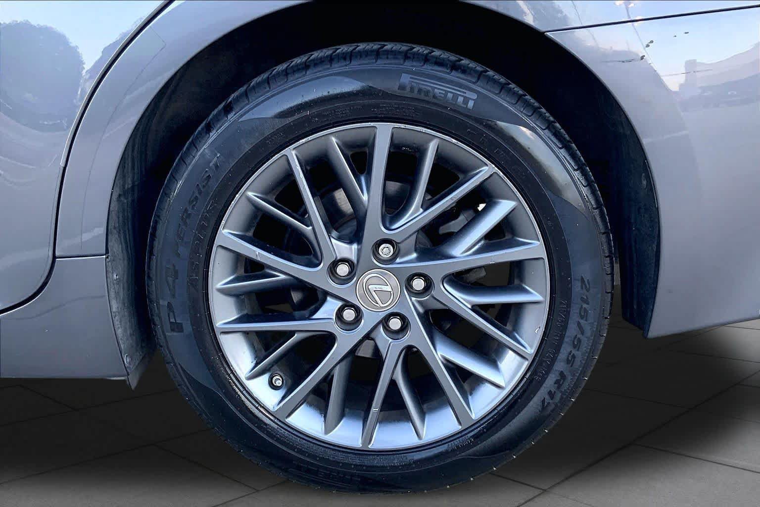 Used 2018 Lexus ES 350 w/ Premier Package FWD image 11