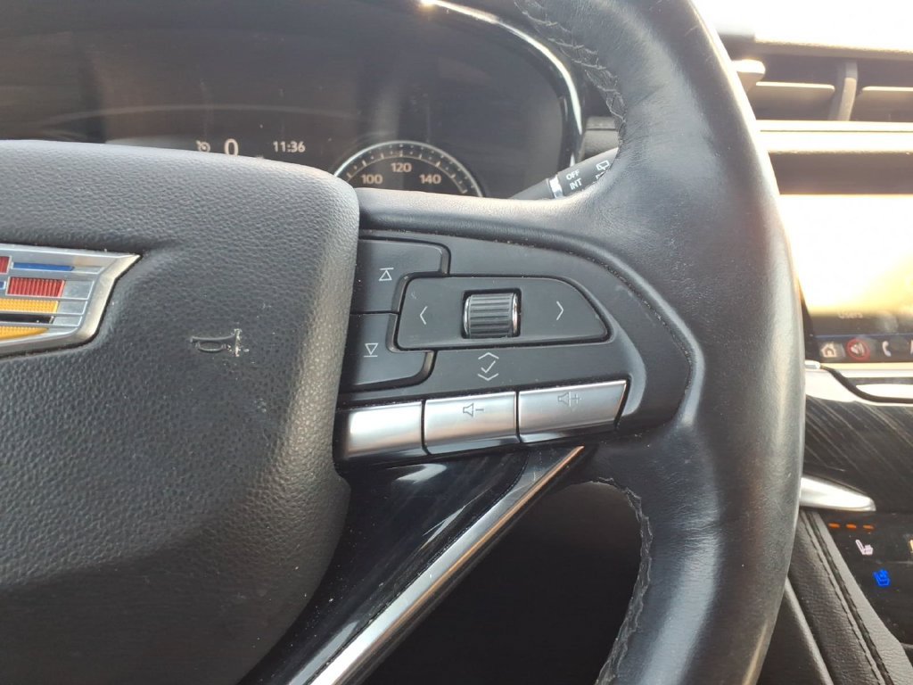 Used 2024 Cadillac XT6 Premium Luxury w/ LPO, Floor Liner Package FWD image 17