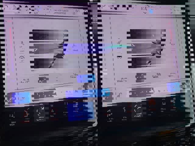 Used 2023 Jeep Grand Cherokee Limited image 27