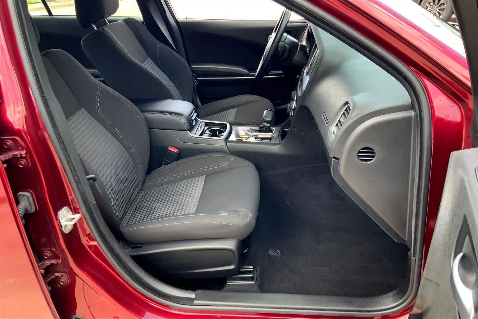 Used 2023 Dodge Charger SXT image 9