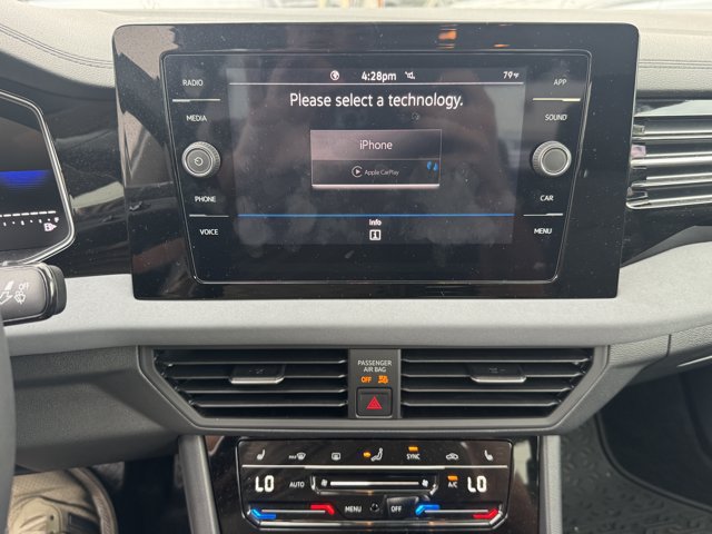 Used 2026 Volkswagen Jetta SE FWD image 19