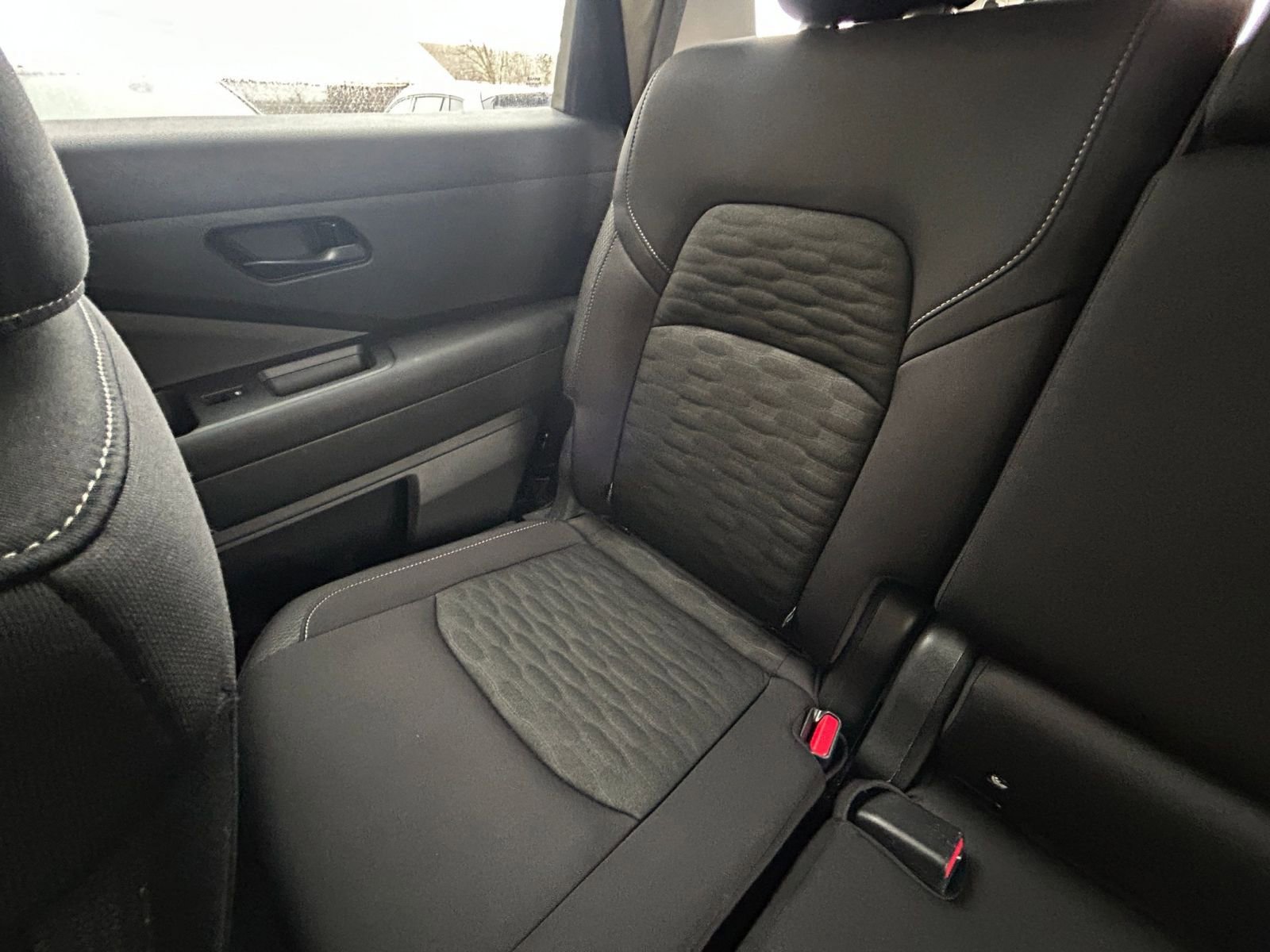 Used 2025 Nissan Pathfinder SV image 42