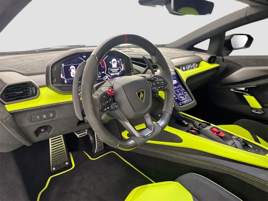 Used 2024 Lamborghini Revuelto image 9