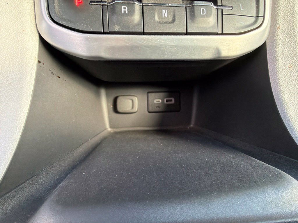 Used 2023 GMC Acadia SLE w/ Driver Convenience Package FWD image 30