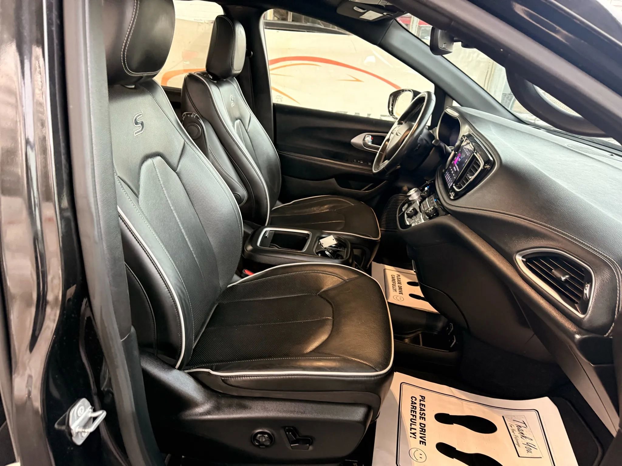 Used 2020 Chrysler Pacifica Limited w/ Advanced Safetytec Group image 20