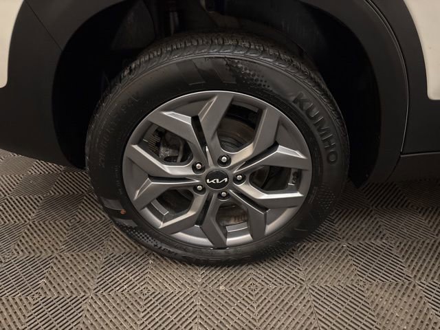 Certified 2024 Kia Seltos S image 27