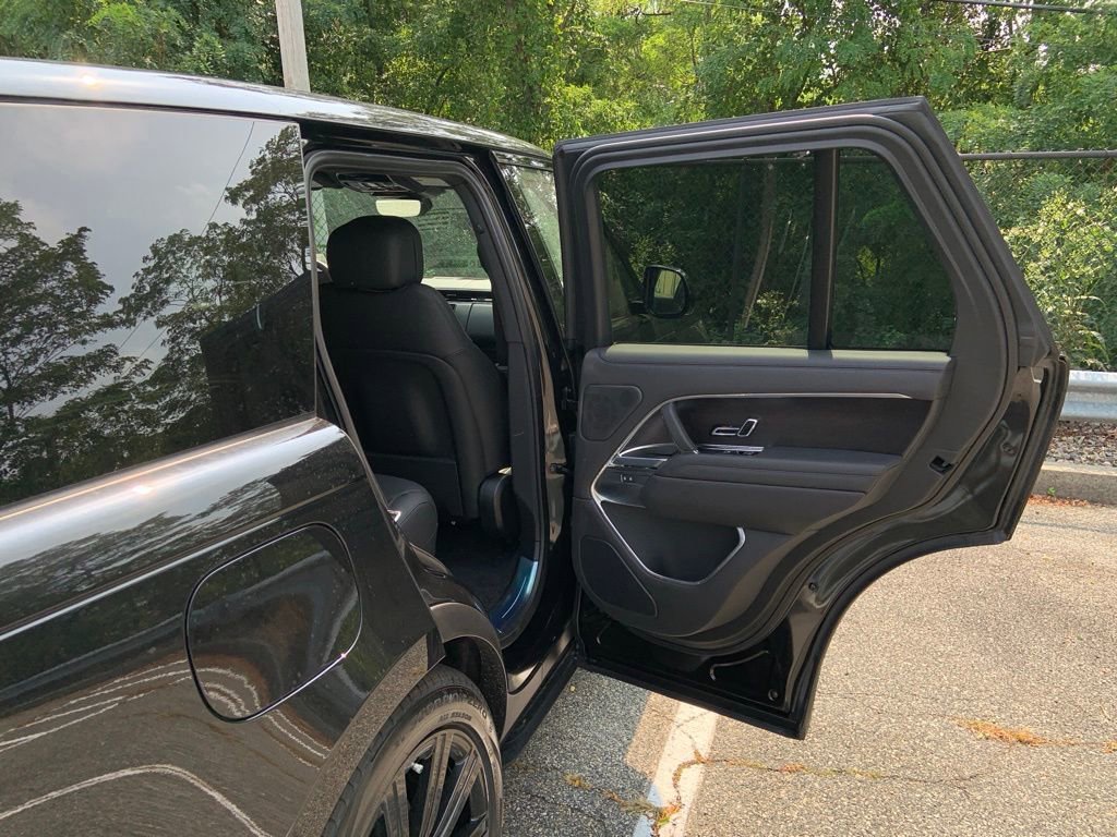 New 2025 Land Rover Range Rover SE image 16