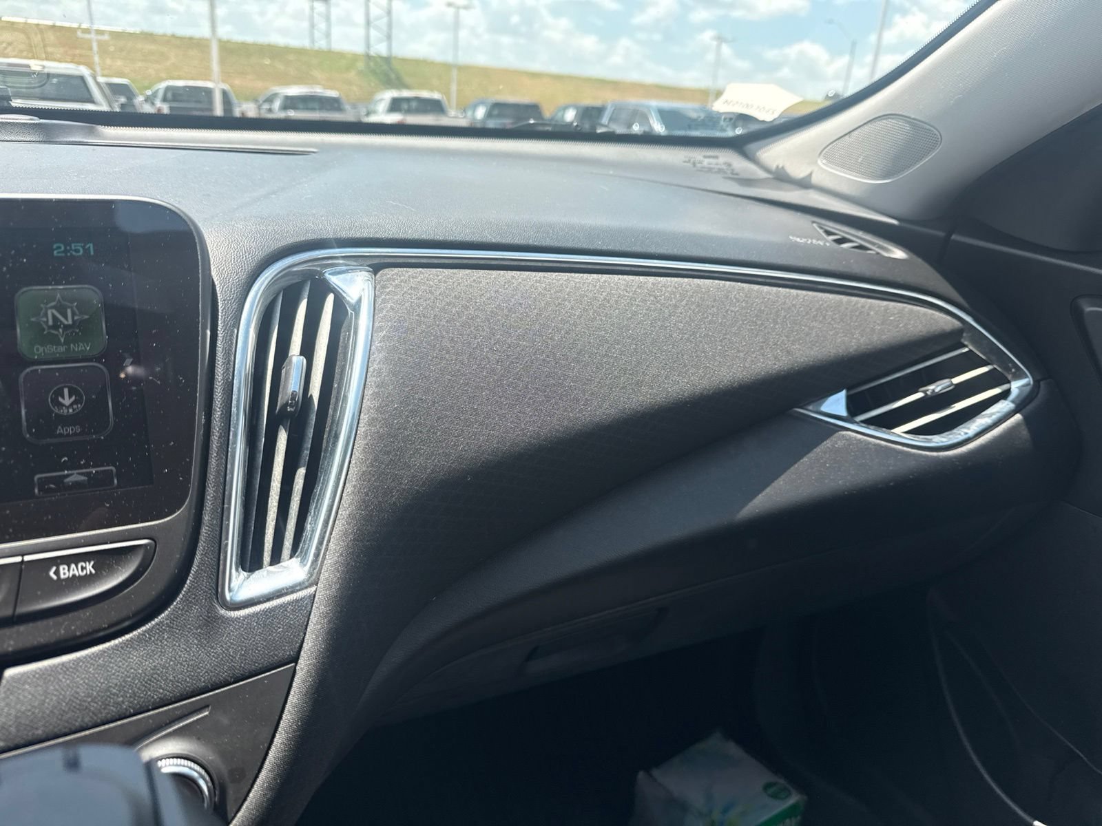 Used 2018 Chevrolet Malibu LT FWD image 16
